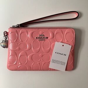 Corner Zip Wristlet In Signature Leather With Heart Charm CDF04 Silver/Pink NWT
